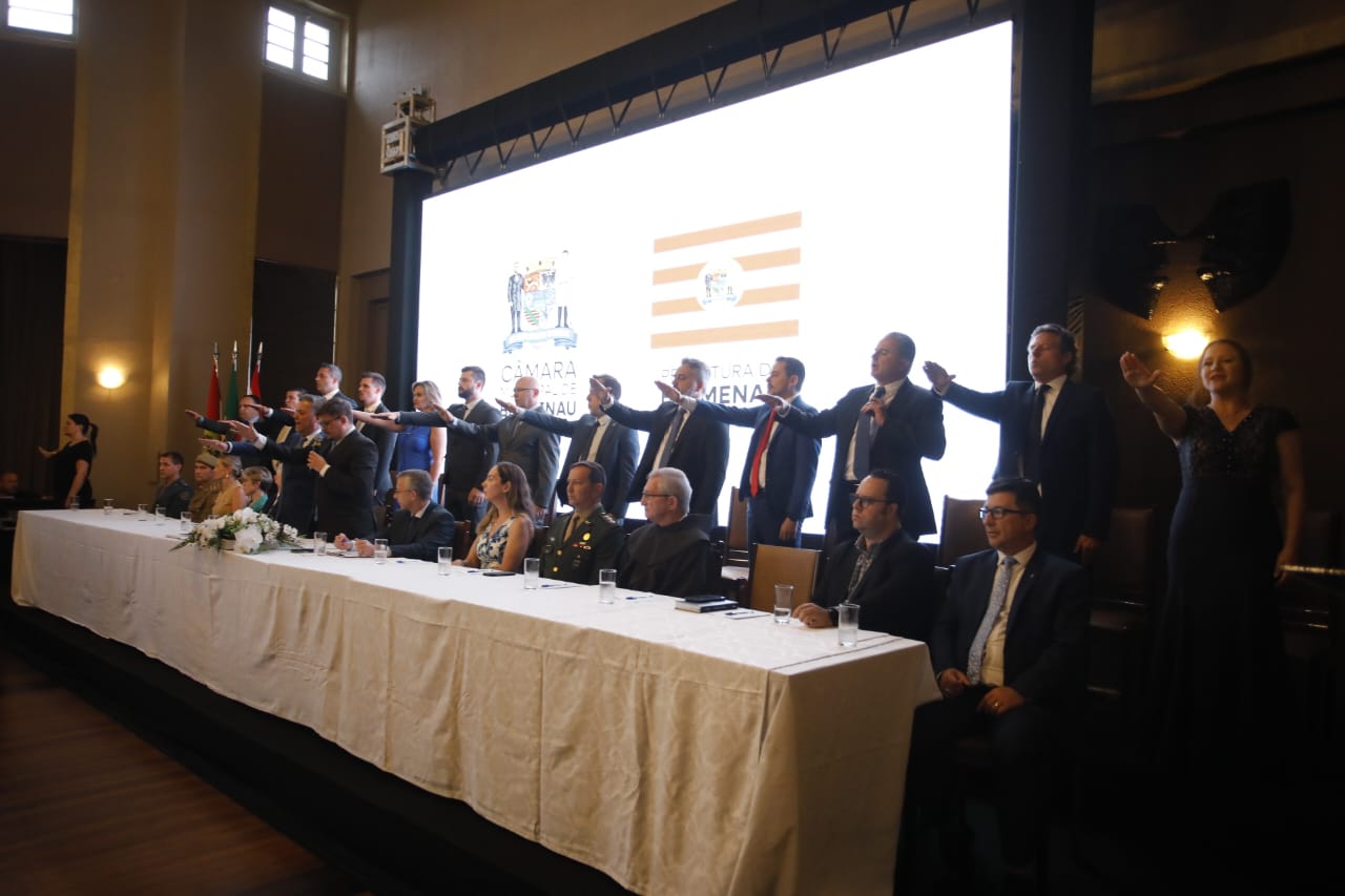 Vereadores da Legislatura 2025-2028 são empossados em Blumenau