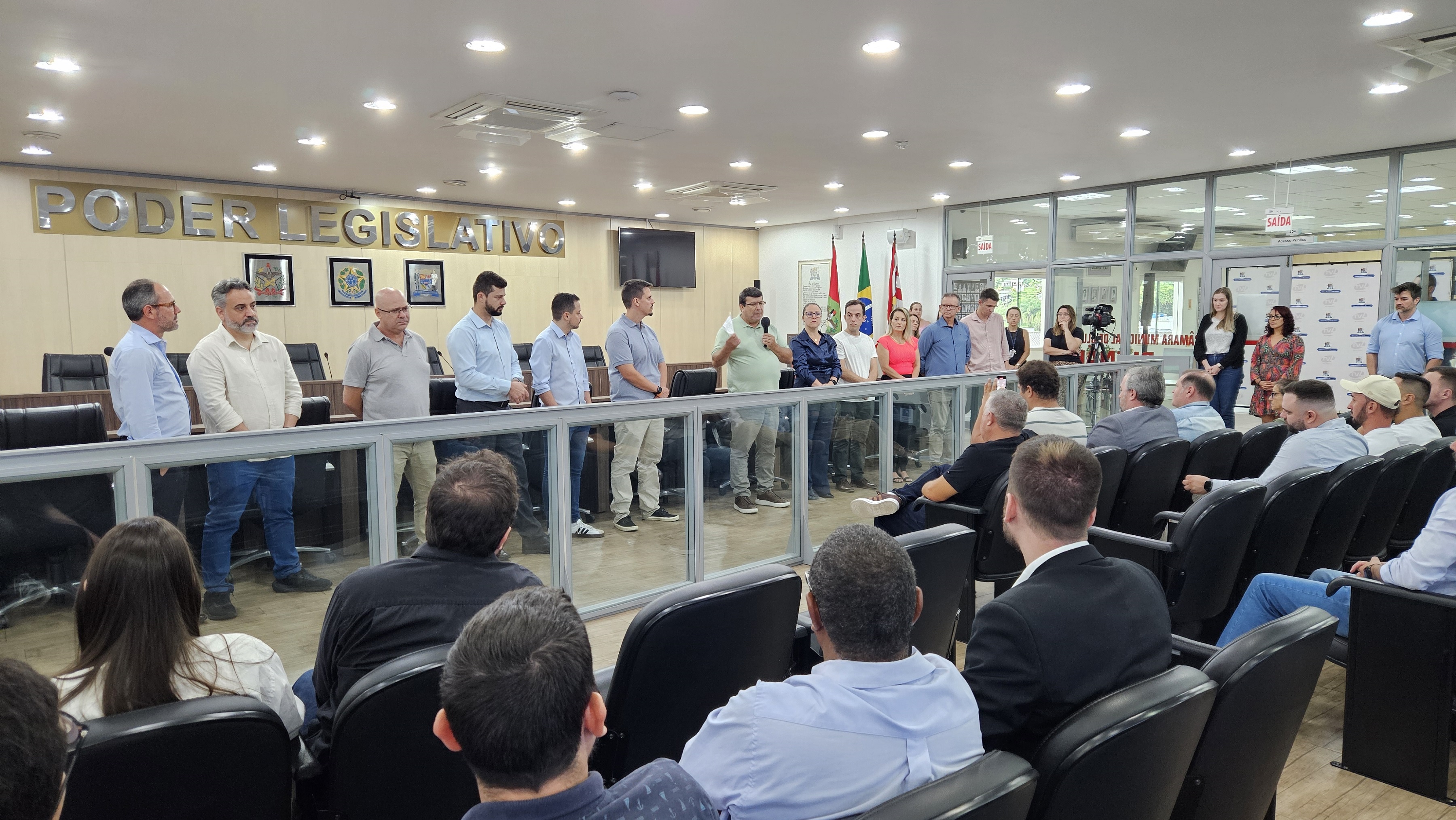  Câmara de Blumenau retoma atendimentos sob nova Mesa Diretora e realiza reunião de boas-vindas aos novos servidores