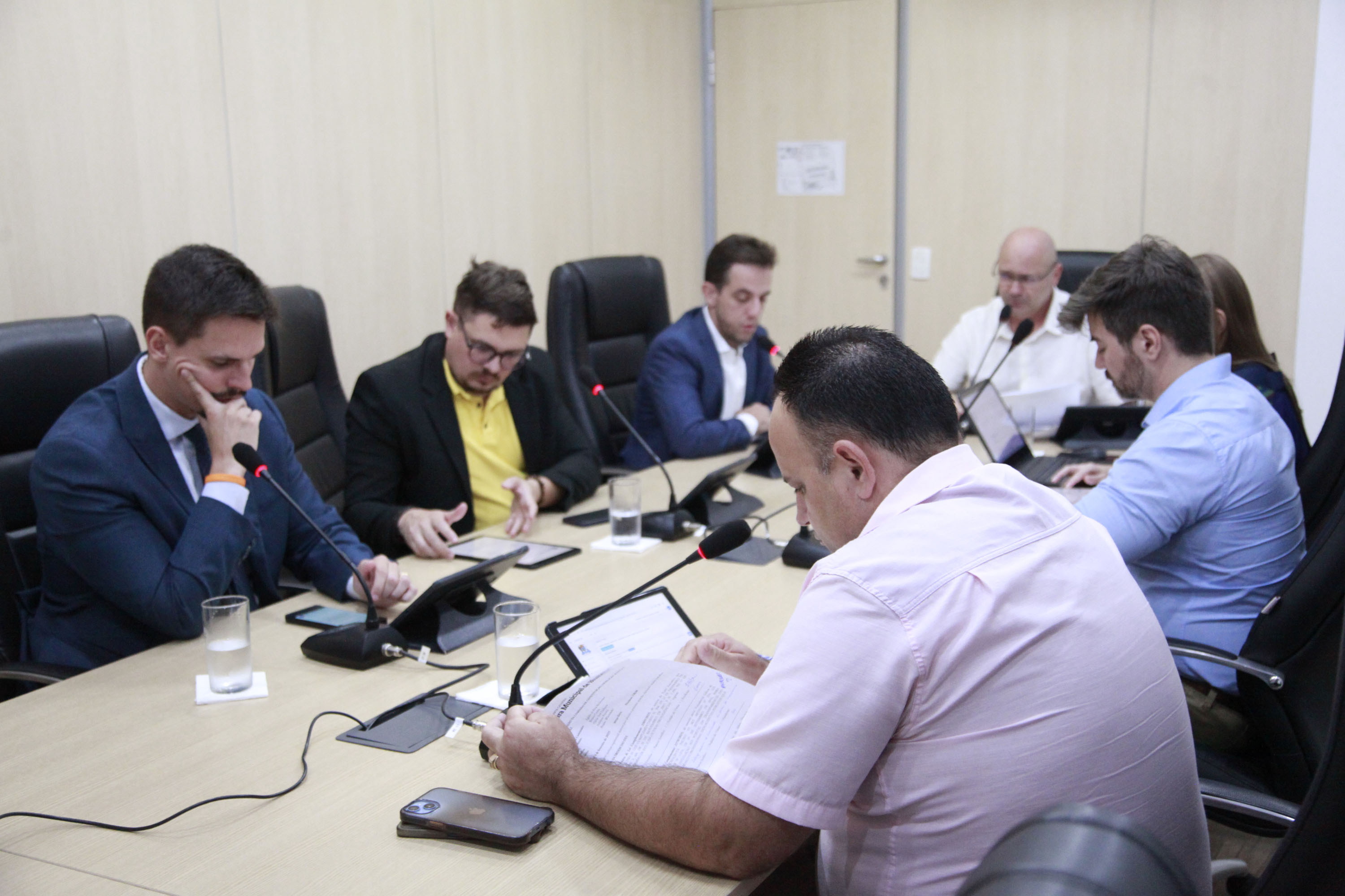 Nove propostas passam pela CCJ e pela Comissão de Finanças nesta terça-feira