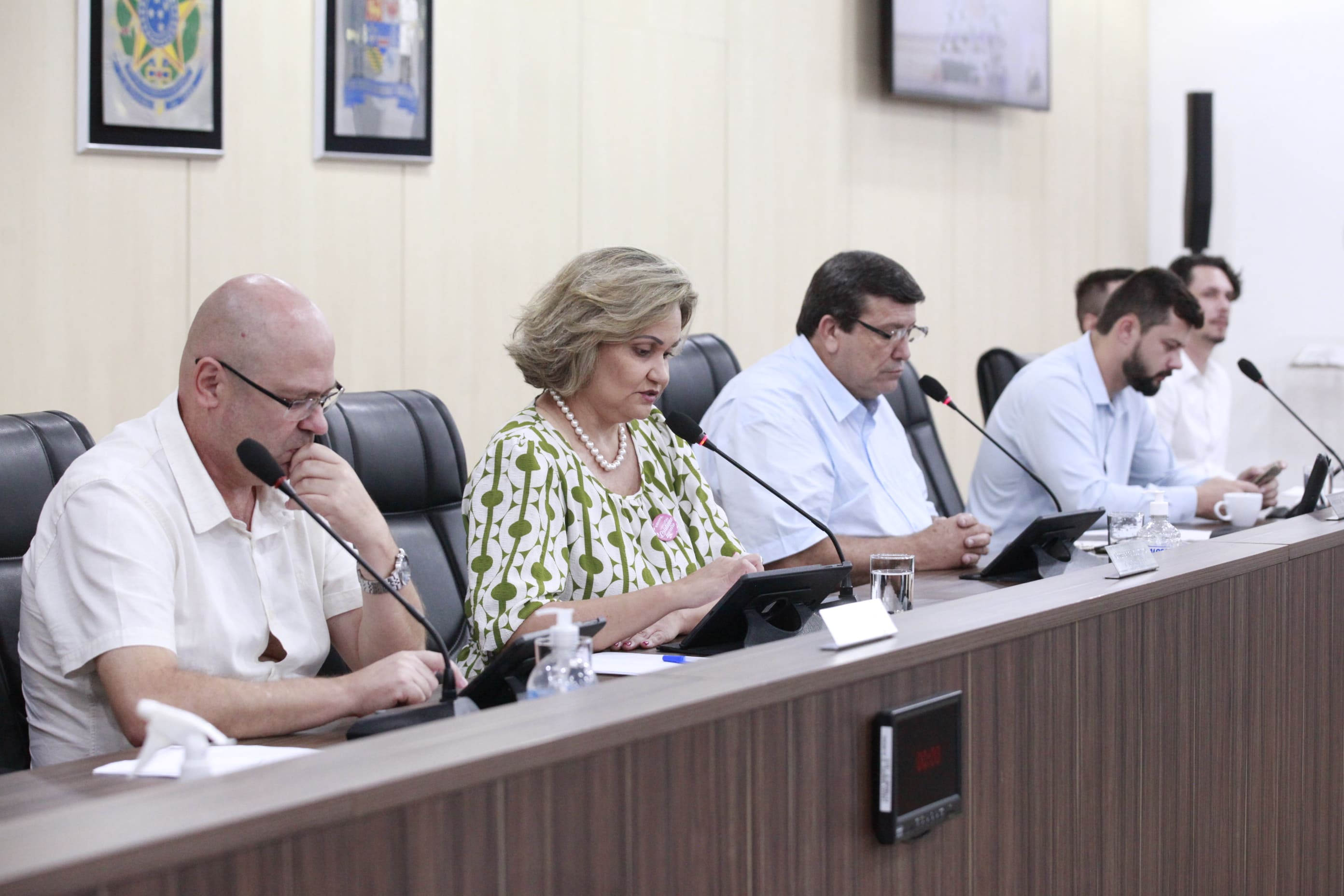 Confira os projetos, requerimentos e moção aprovados nesta terça-feira (25)