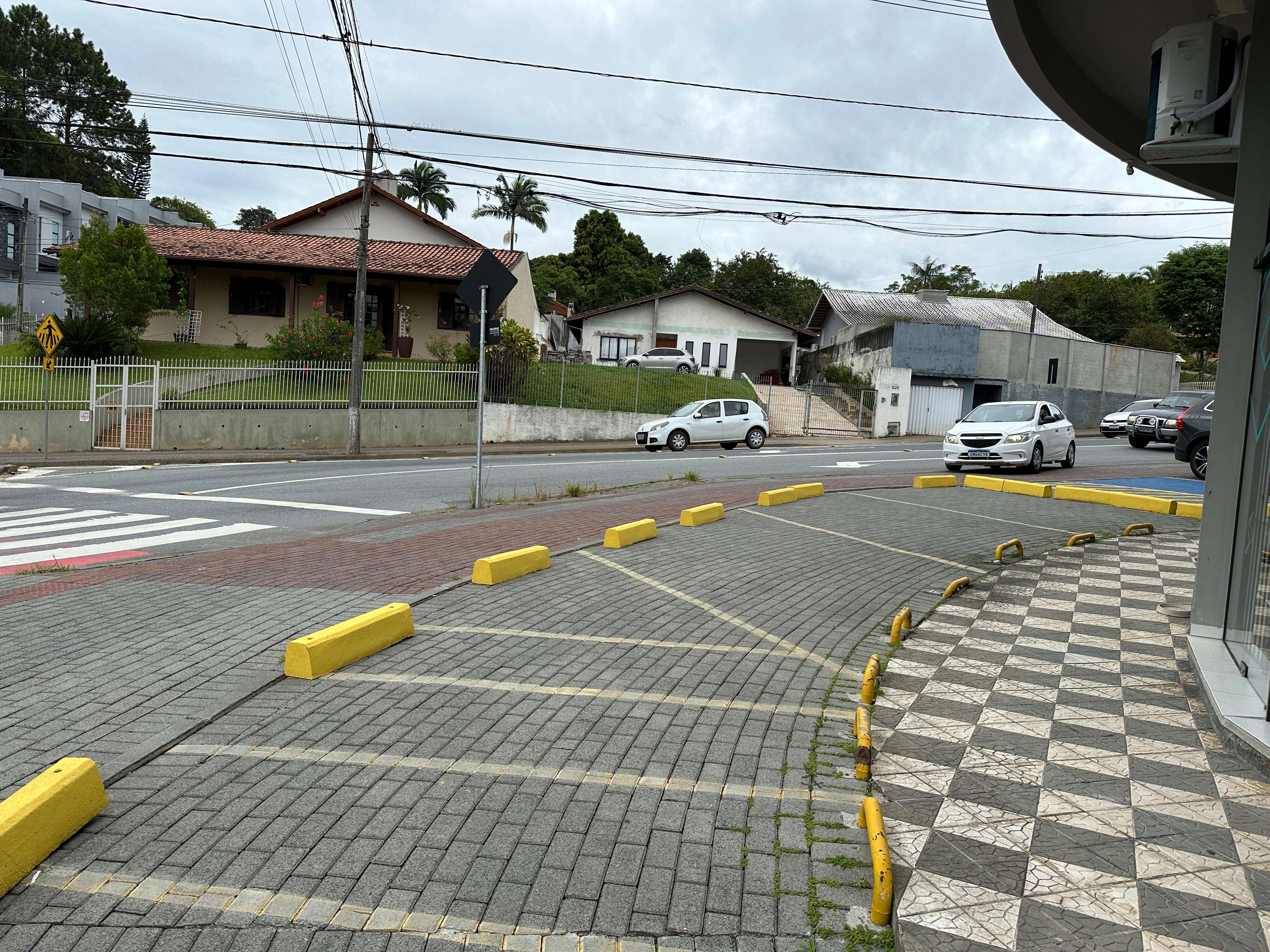 Câmara de Blumenau debate retirada de vagas de estacionamento em pontos comerciais da Rua General Osório