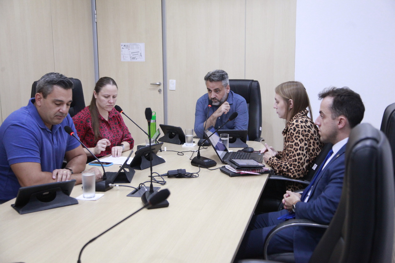 Nove projetos de lei passam pelas comissões de Educação, Transportes e Turismo
