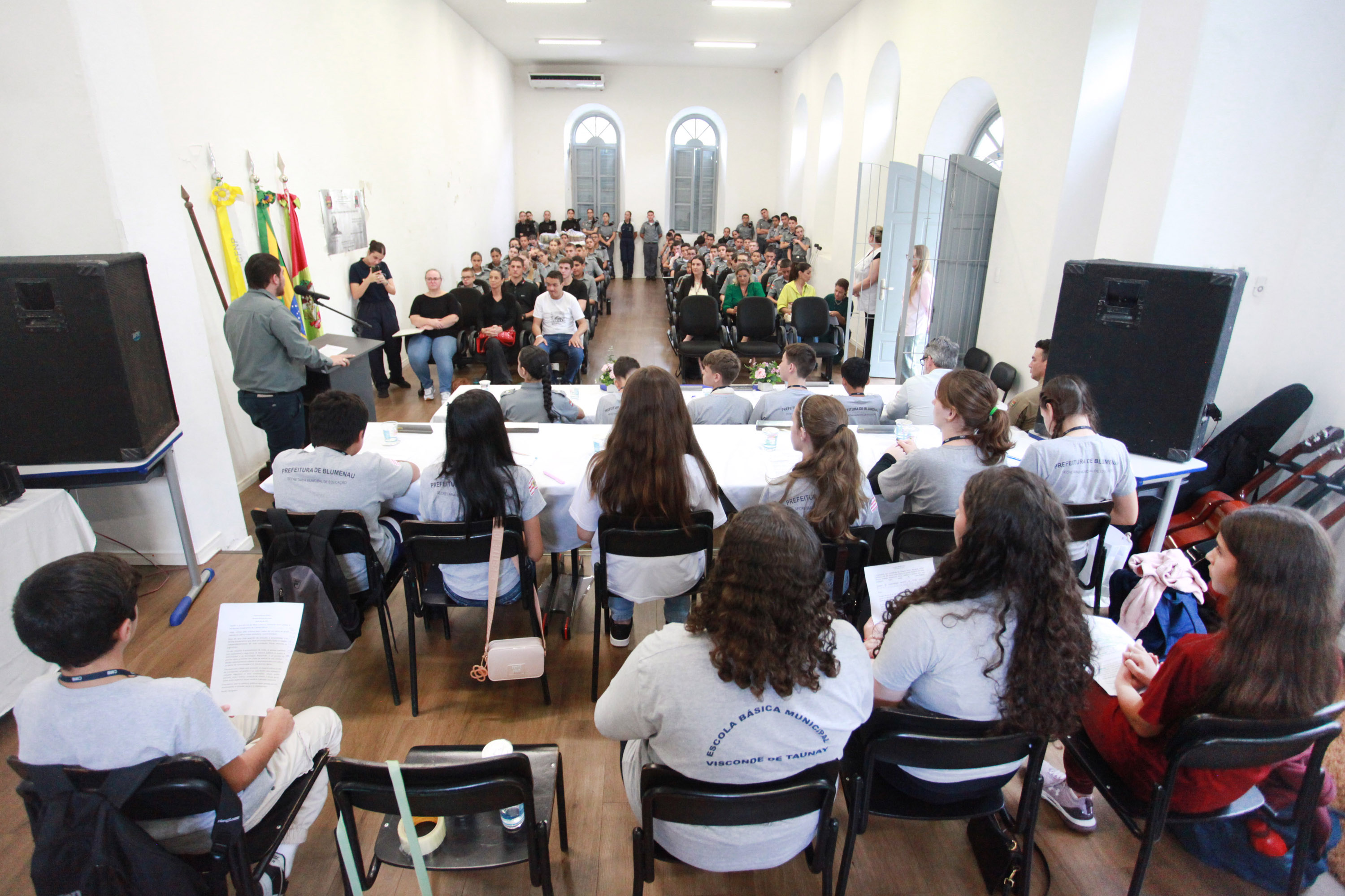 Câmara Mirim de Blumenau realiza a primeira sessão itinerante do ano