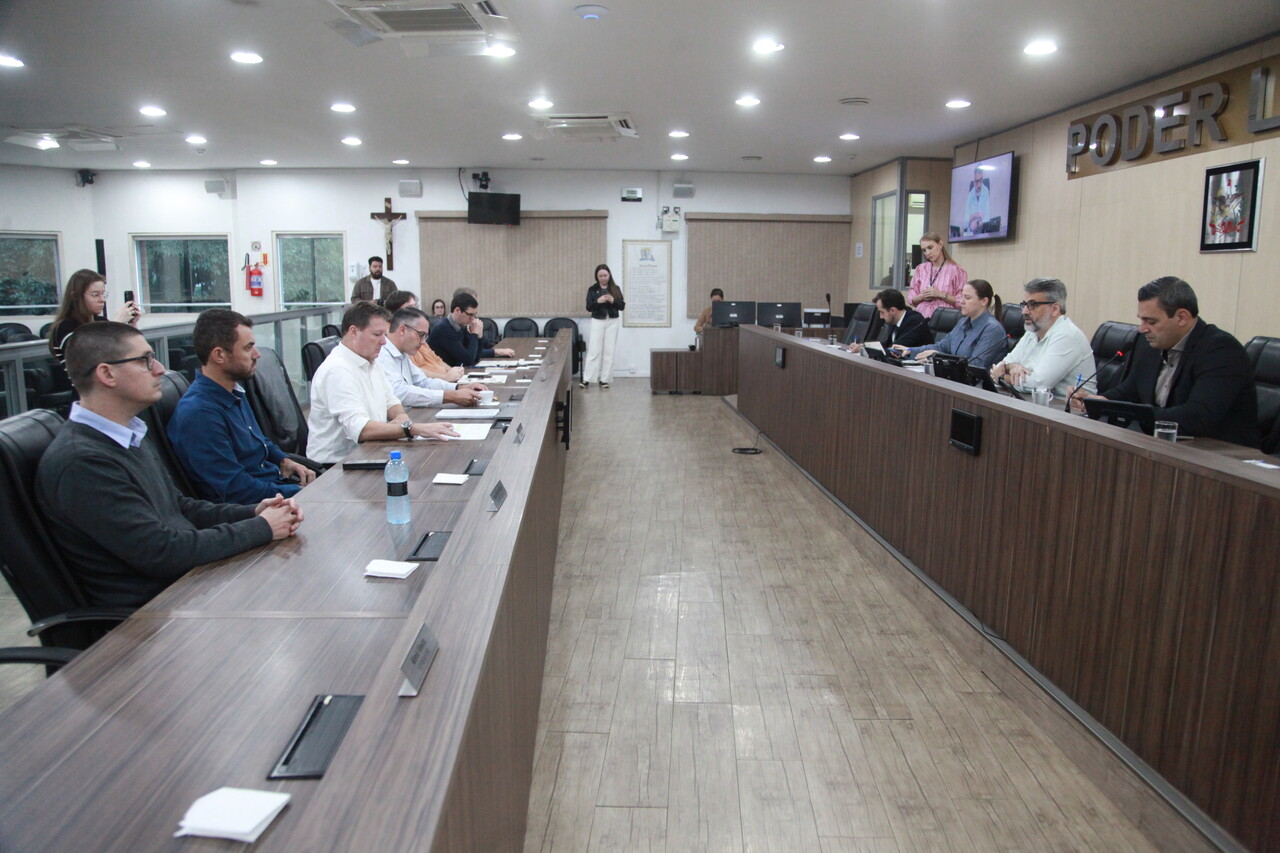 Agir e BRK não apresentam planilha que embasa reajuste na tarifa de esgoto durante reunião da Comissão de Educação