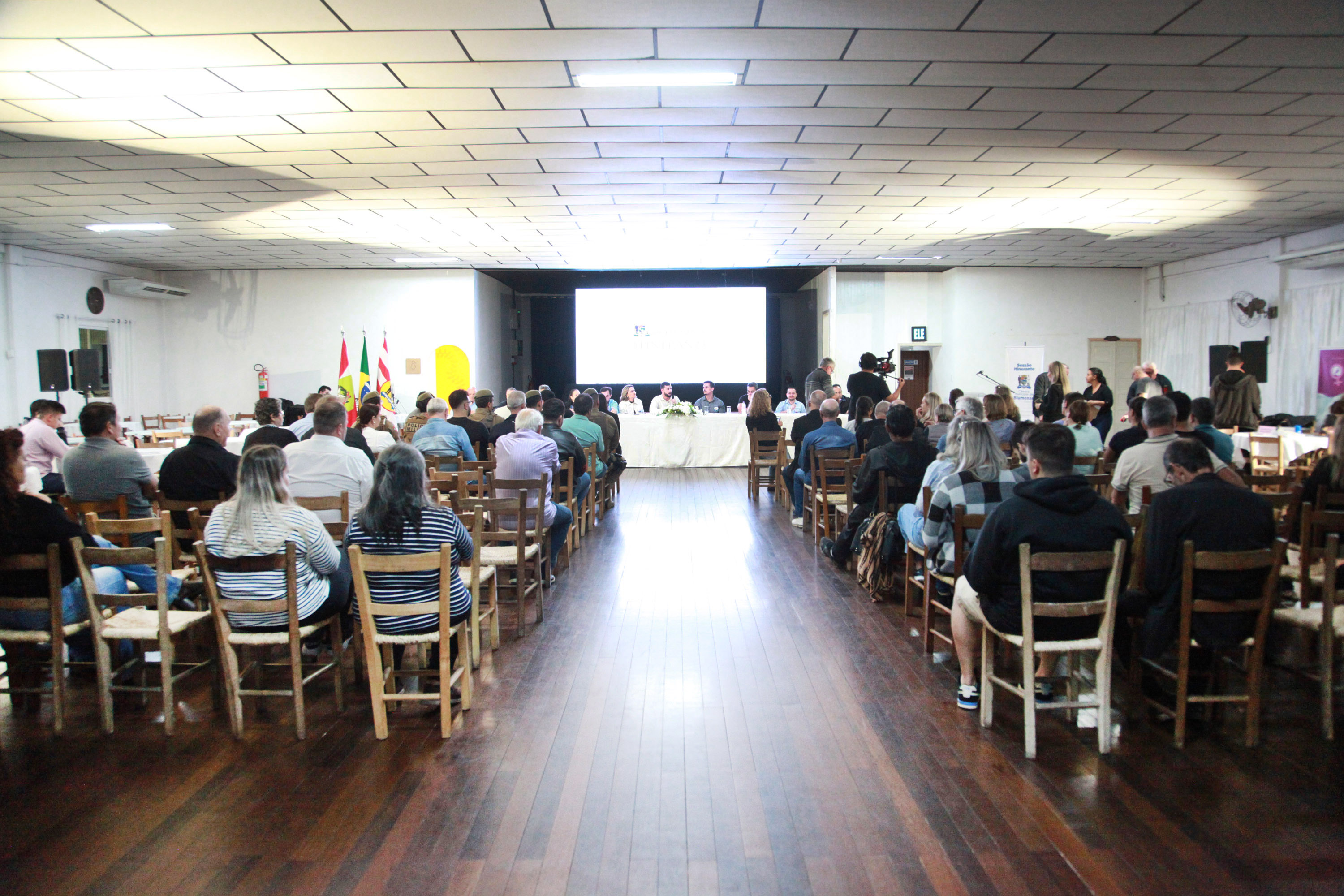 Grande Garcia recebe a terceira sessão itinerante do ano da Câmara de Blumenau
