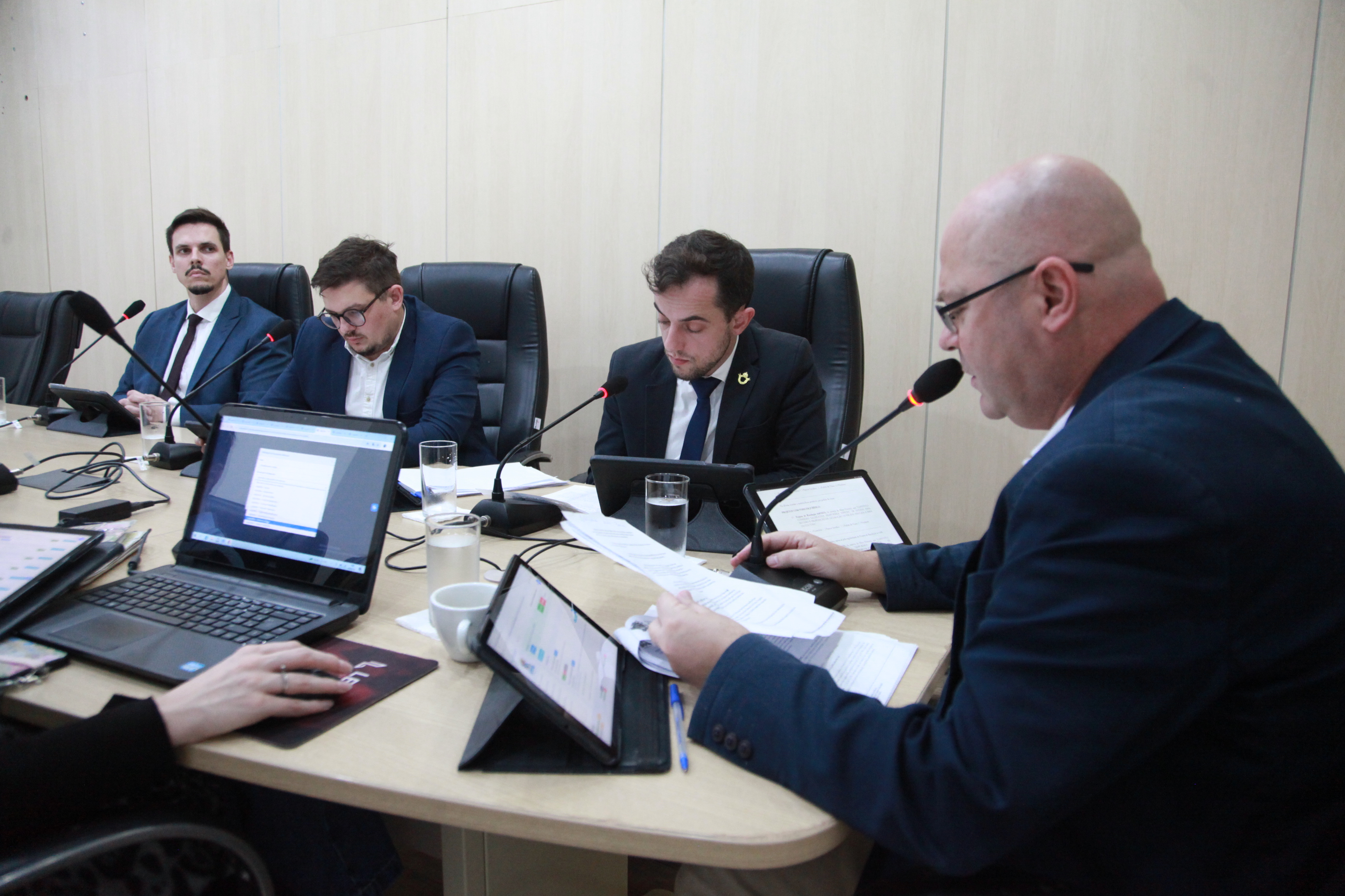 CCJ e Comissão de Finanças discutem projetos de lei, de resolução e emenda nesta terça-feira