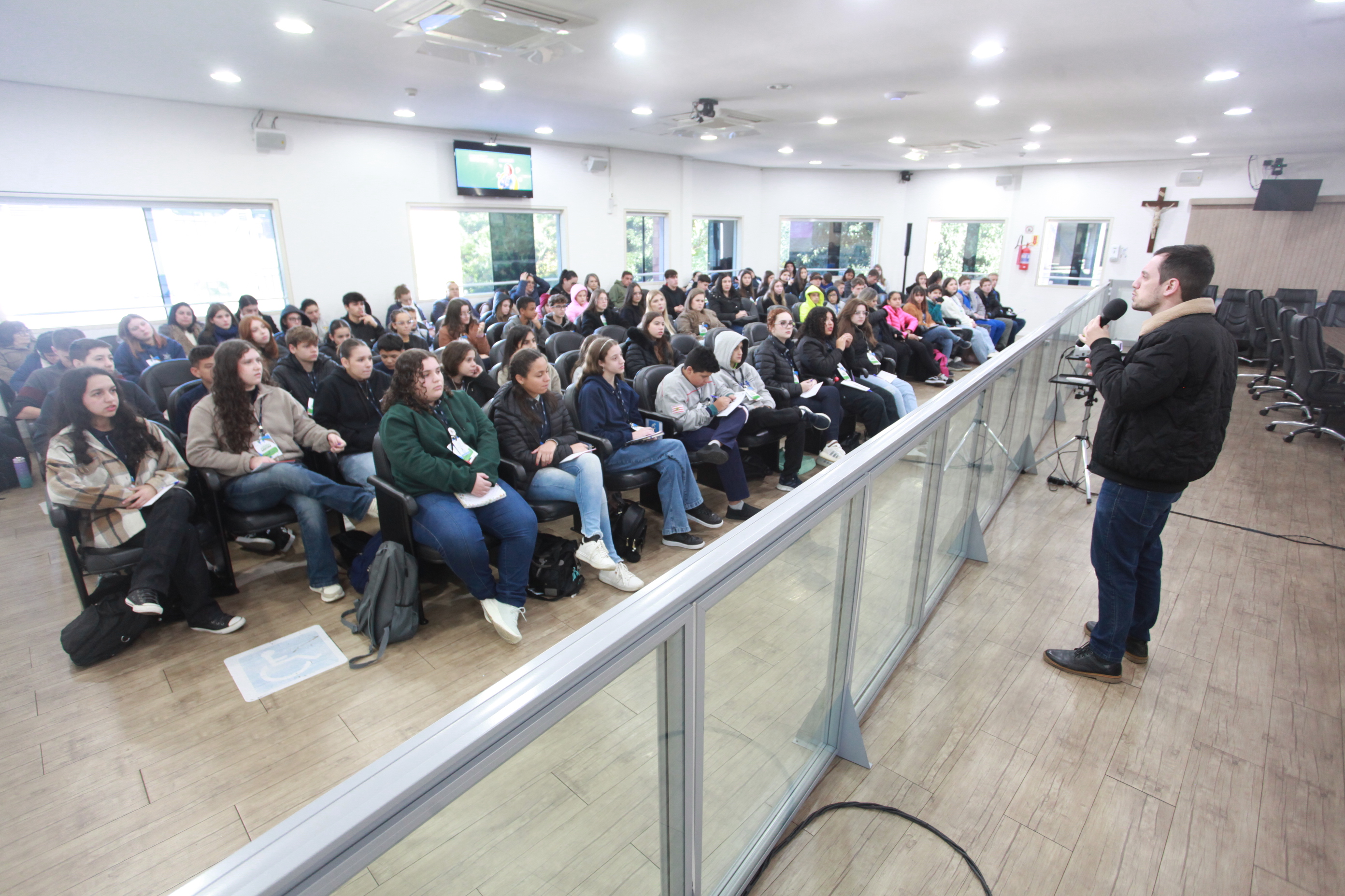Câmara de Blumenau sedia Conferência Regional de Vereadores Mirins com foco na segurança nas escolas
