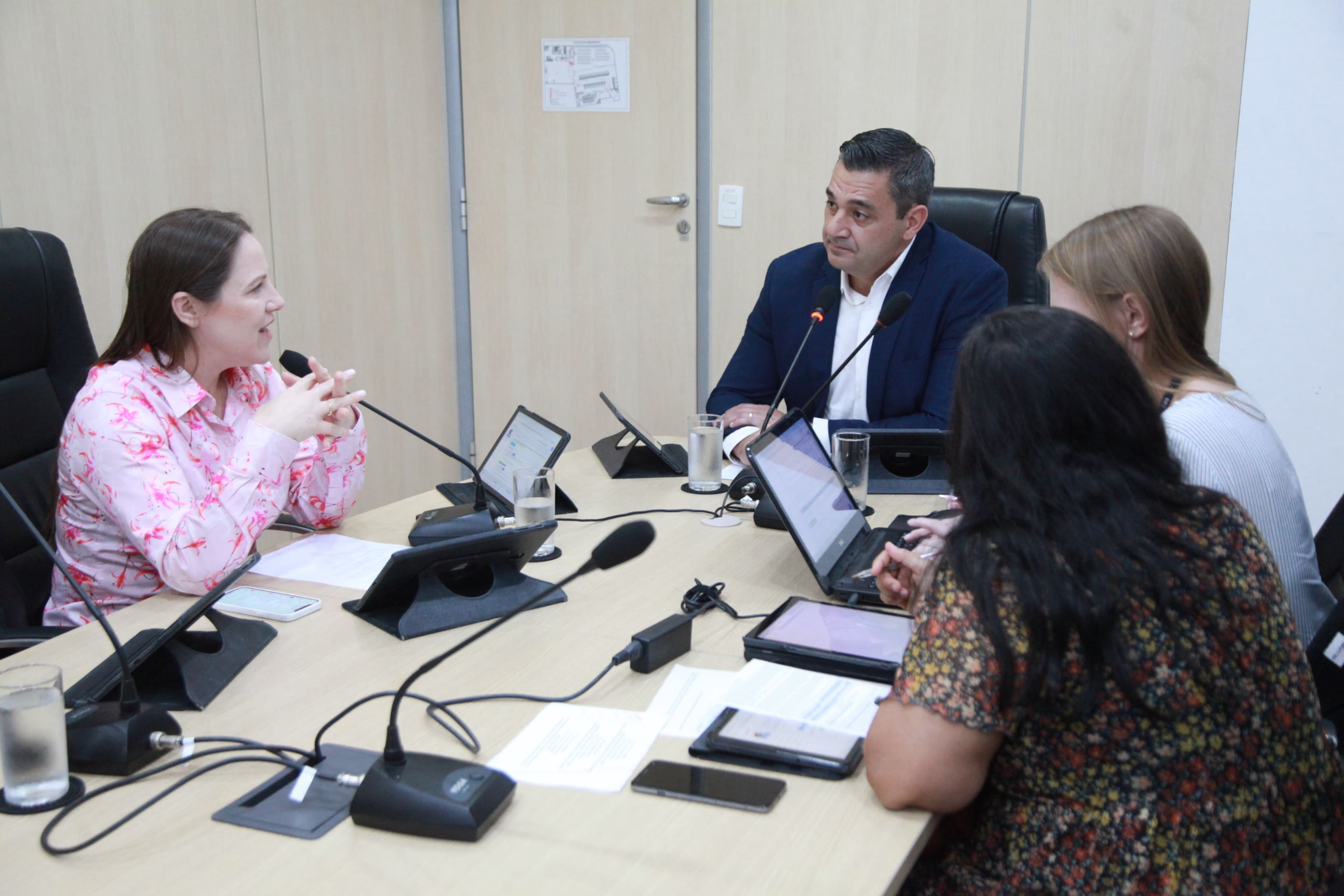Comissões aprovam propostas sobre estágio e denominação de via pública