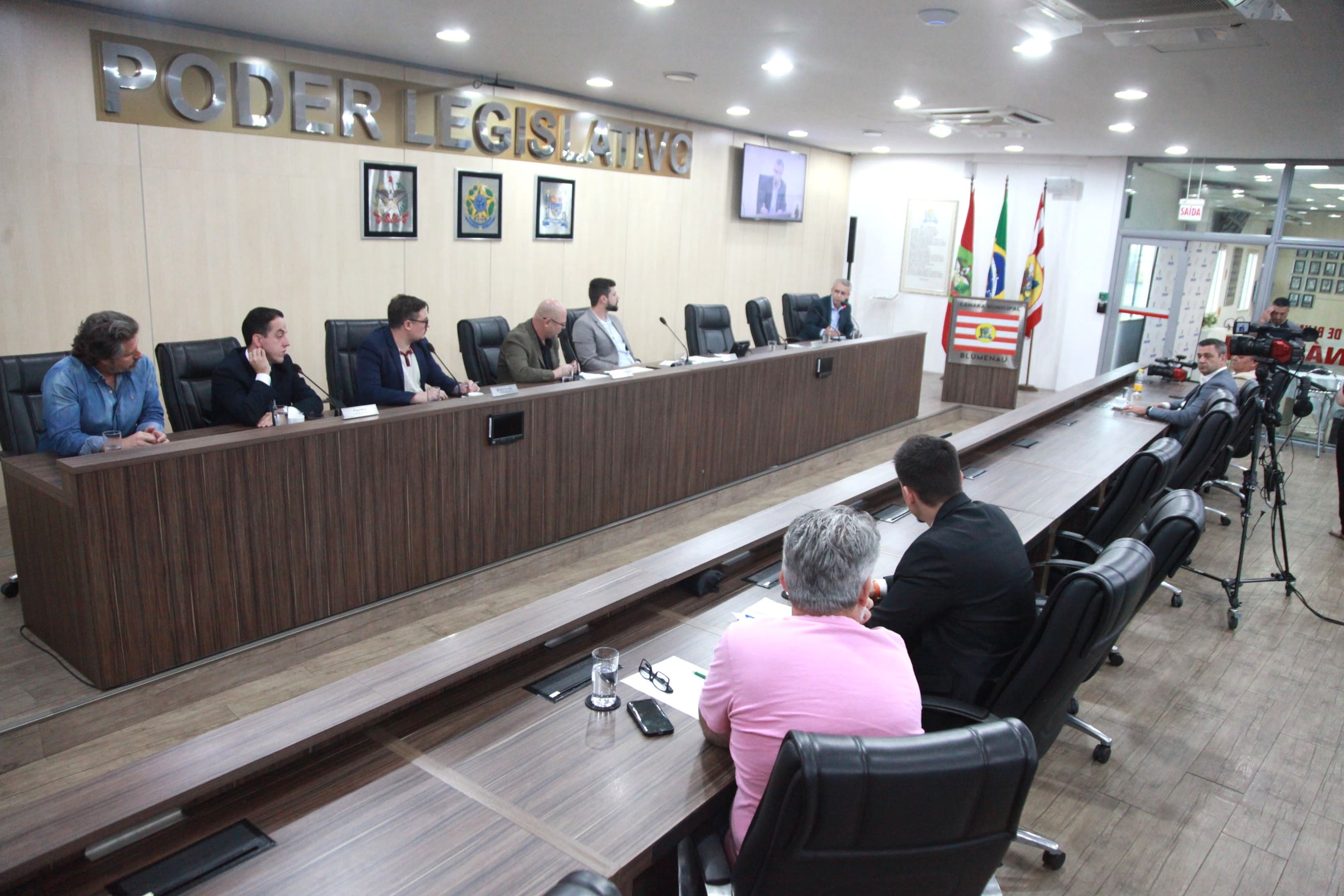 CPI do Esgoto detalha entraves técnicos e administrativos em depoimento do ex-prefeito Mário Hildebrandt