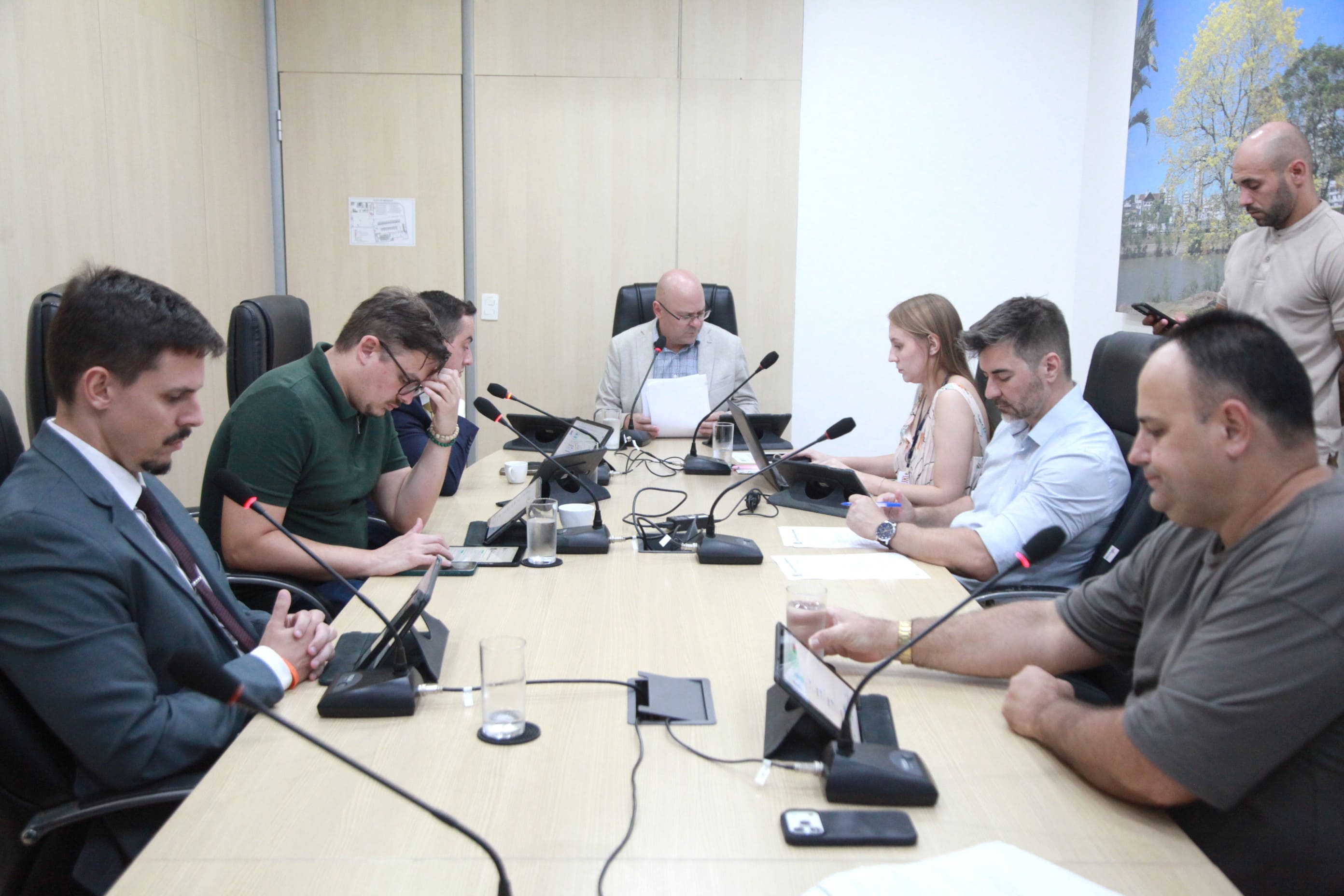 CCJ analisa 12 matérias e Comissão de Finanças aprova seis propostas
