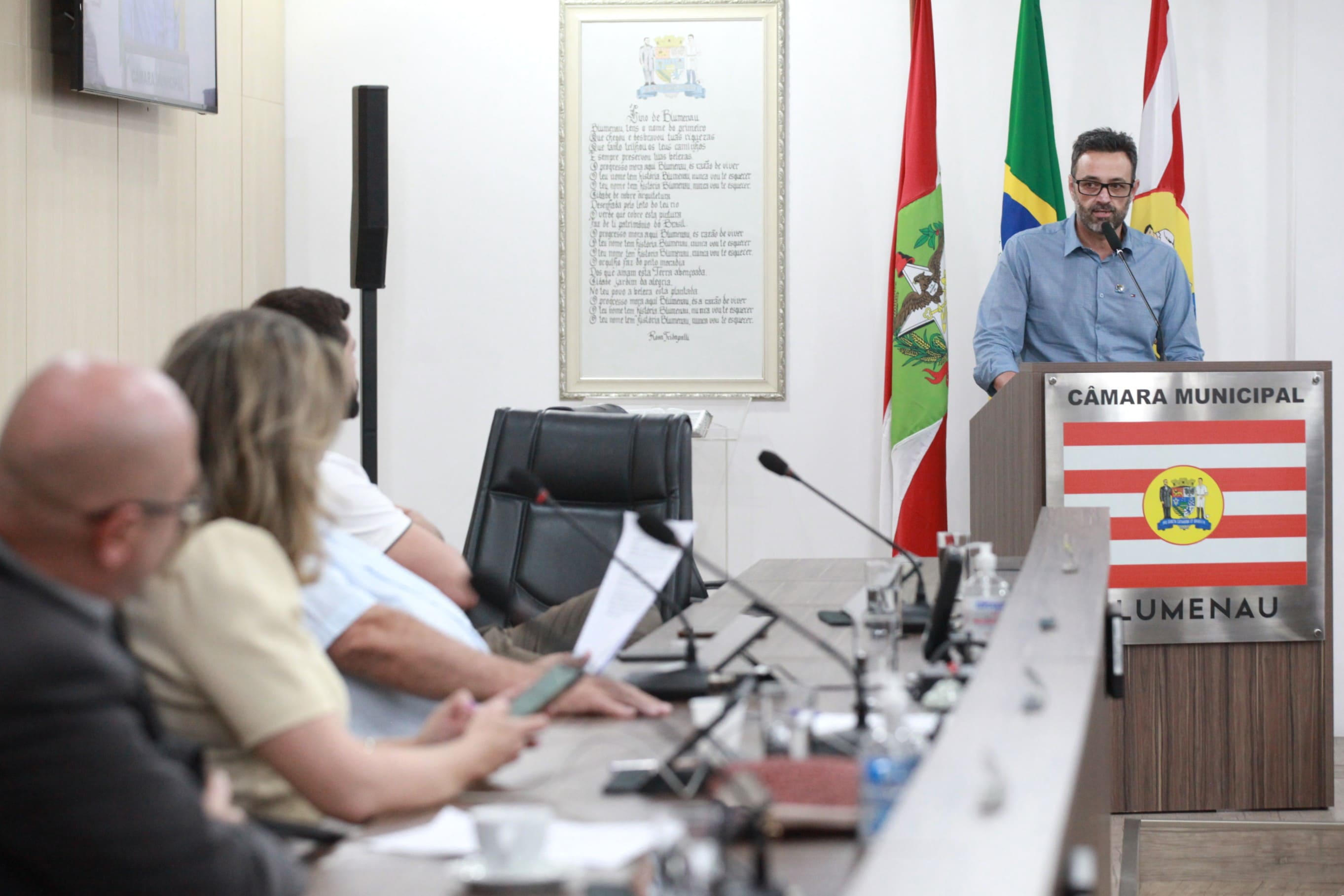 Câmara recebe secretário e debate situação da manutenção urbana em Blumenau