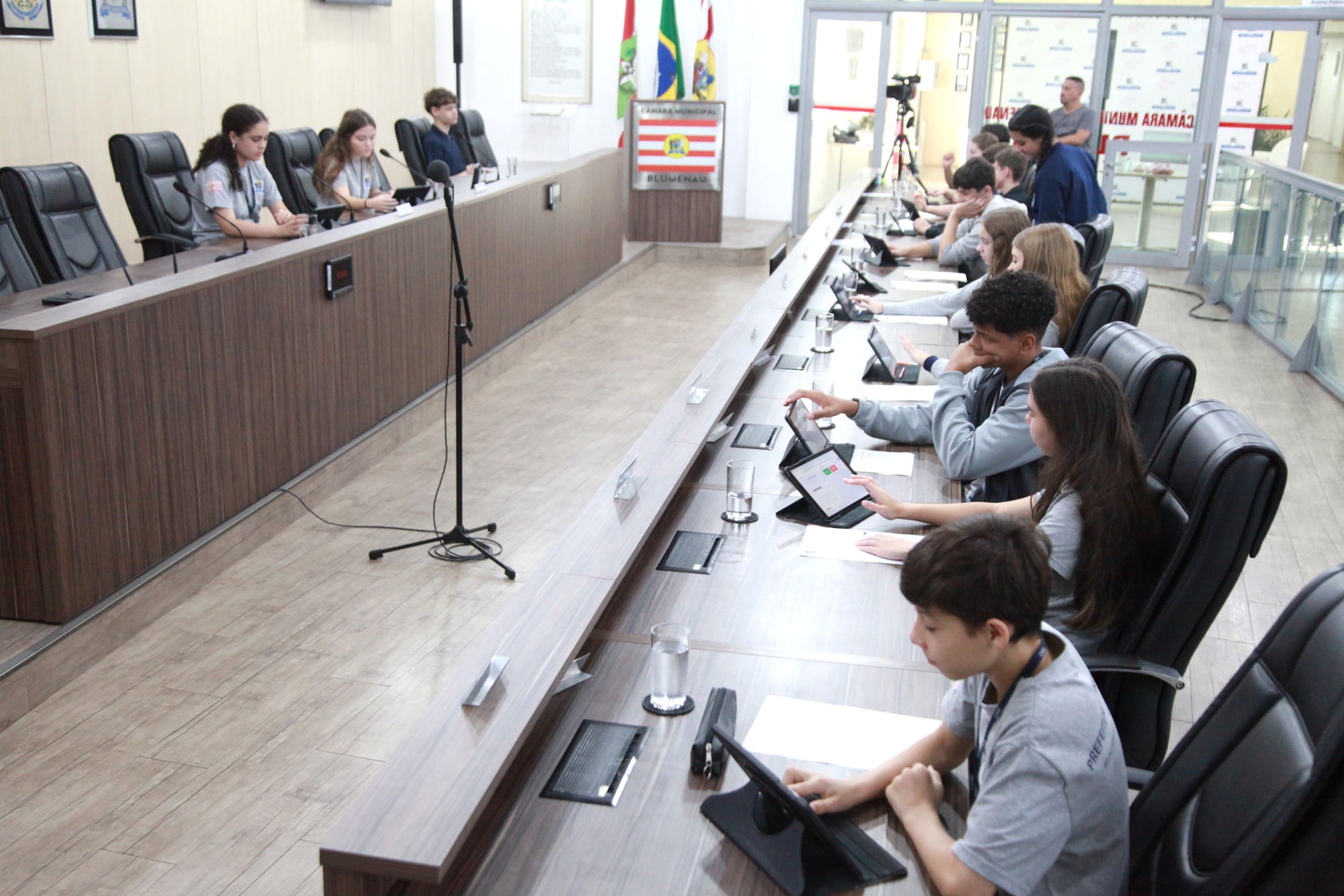 Vereadores mirins apresentam demandas por lazer público e manutenção nas escolas