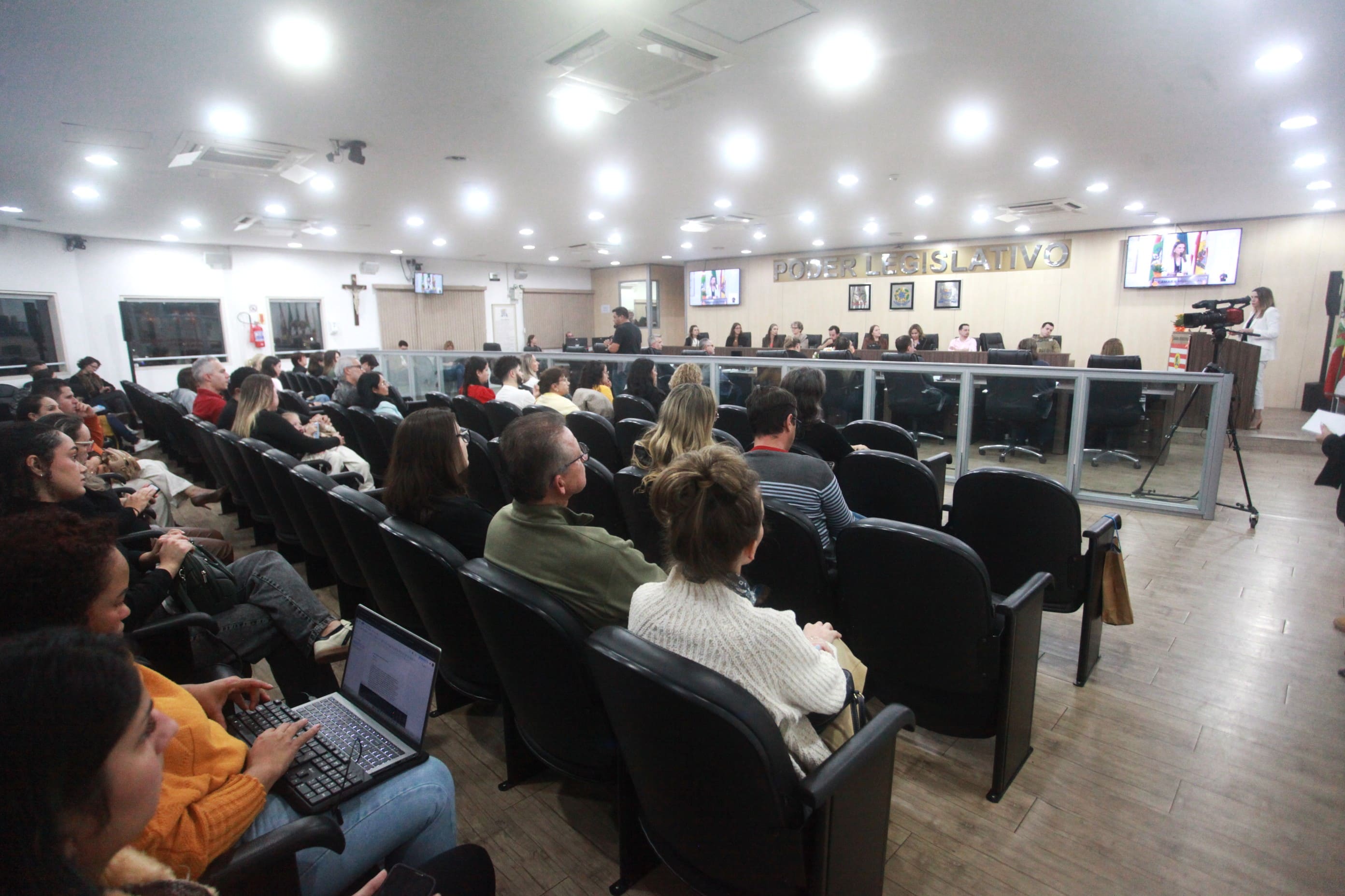 Evento na Câmara de Blumenau fortalece integração da rede de combate à violência infantil