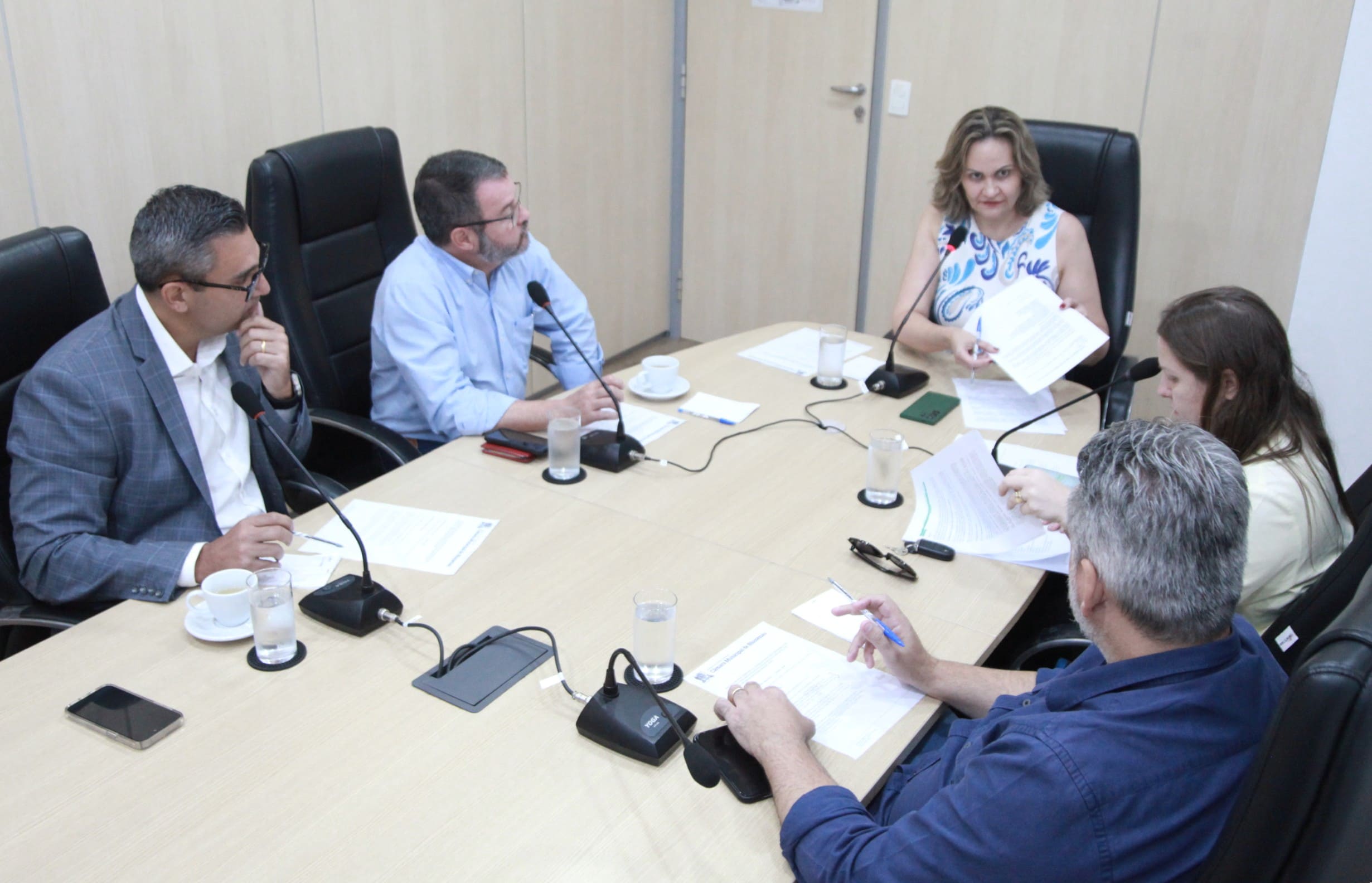 Comissão de Segurança nas Escolas debate atuação de vigilantes e medidas de proteção nas unidades de ensino