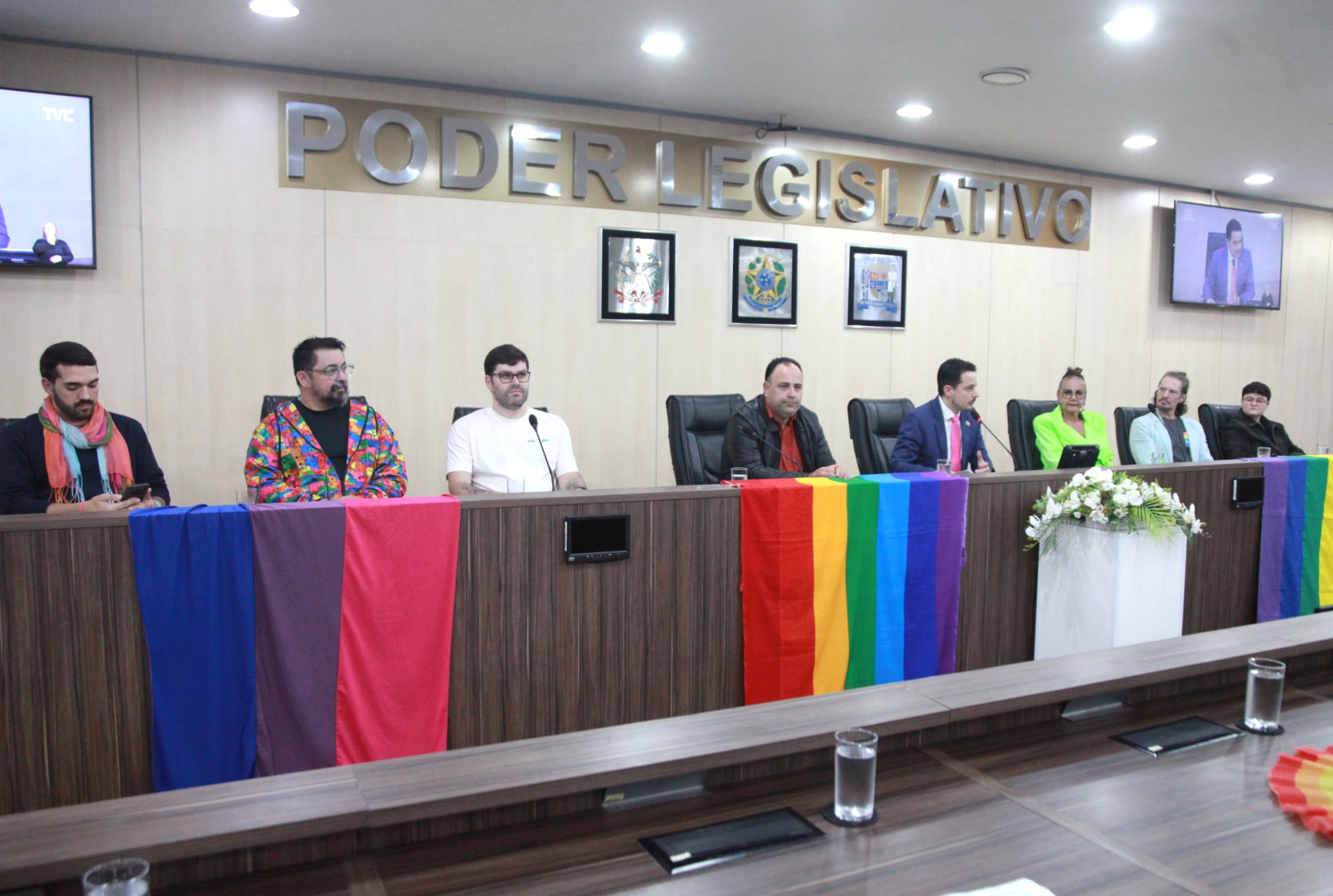 Câmara de Blumenau homenageia pessoas e entidades durante sessão solene do Mês do Orgulho LGBT
