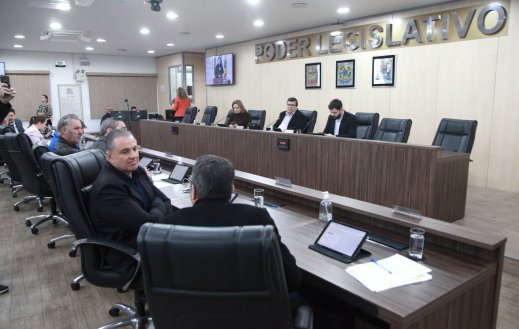 Câmara de Blumenau aprova proposta de Emenda à Lei Orgânica que altera convocação de suplentes de vereadores 