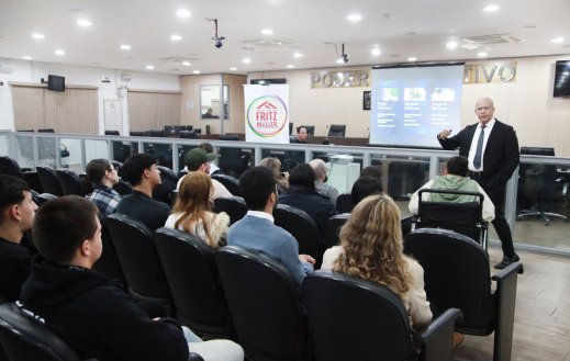 Escola do Legislativo realiza capacitação sobre técnica legislativa