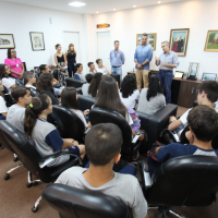 Vereadores mirins visita gabinete do prefeito 